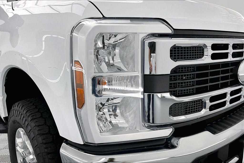 Certified 2025 Ford F250 XLT w/ FX4 Off-Road Package AWD/4WD image 30