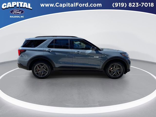 Certified 2025 Ford Explorer ST-Line w/ Premium Package image 7