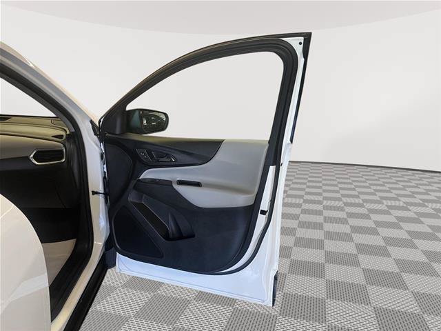 Used 2019 Chevrolet Equinox LS AWD/4WD image 18