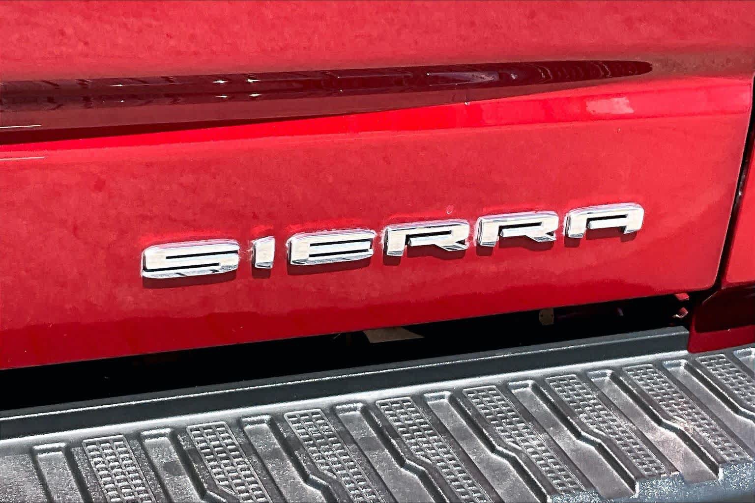 Used 2022 GMC Sierra 1500 Denali w/ Denali Reserve Package AWD/4WD image 30