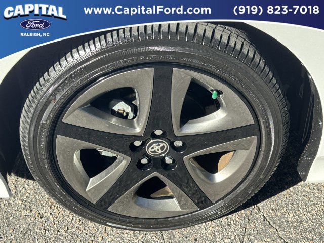 Used 2022 Toyota Prius Limited FWD image 13