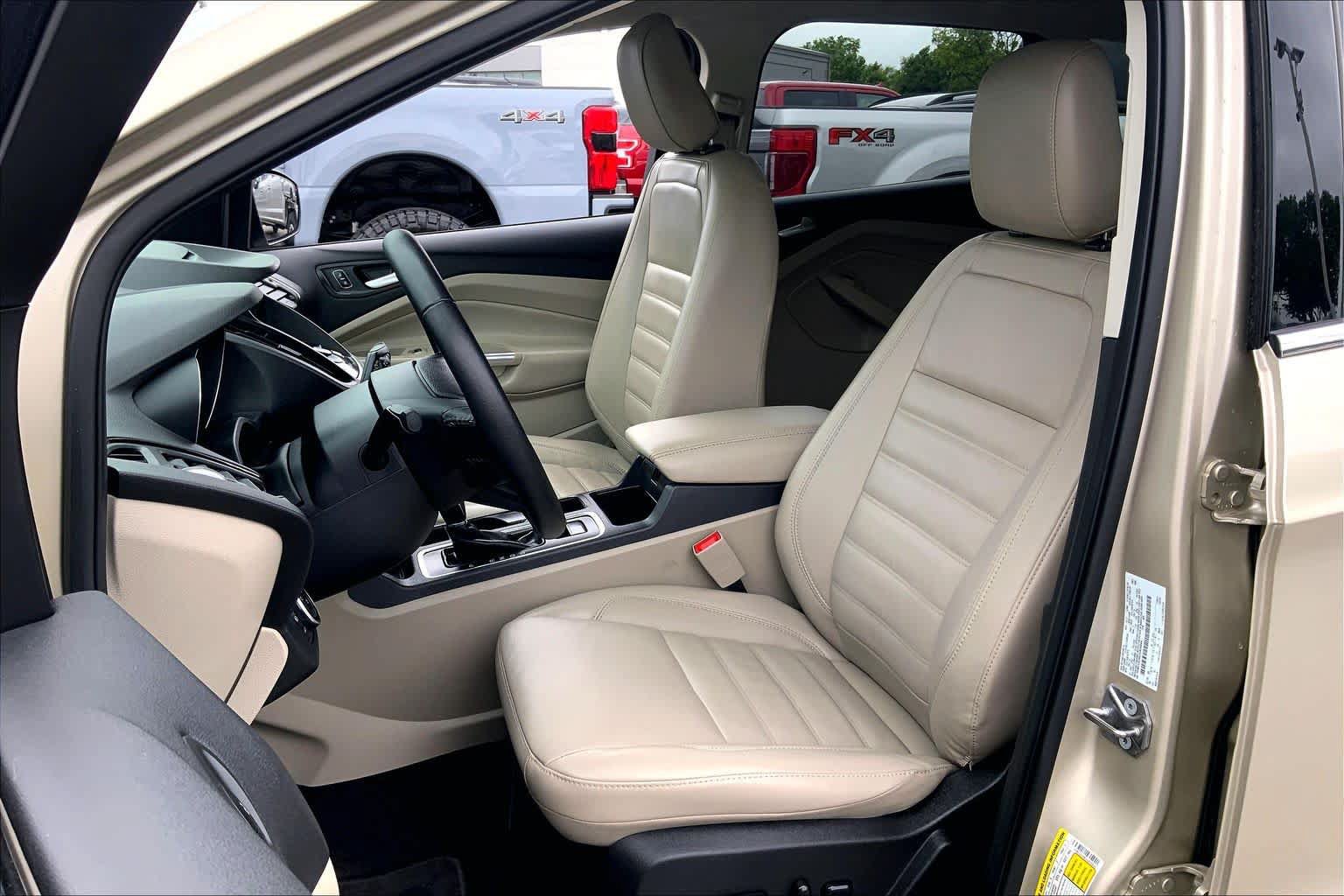 Certified 2018 Ford Escape SE w/ Ford Safe & Smart Package AWD/4WD image 8