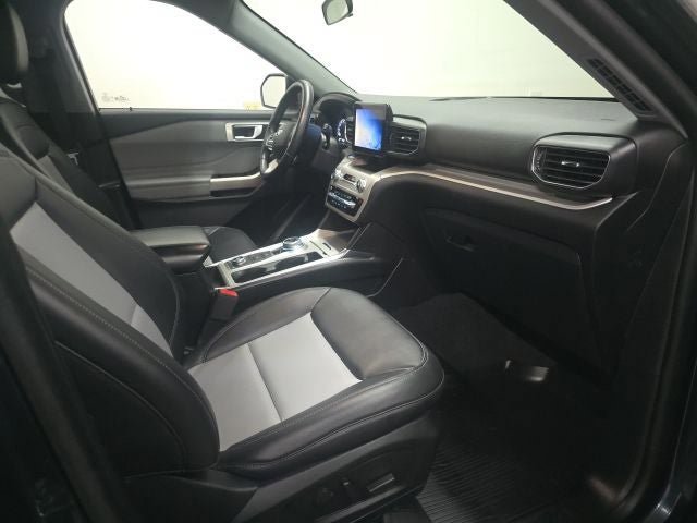 Certified 2023 Ford Explorer XLT w/ Equipment Group 202A AWD/4WD image 7