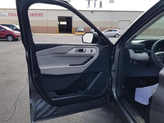 Certified 2025 Ford Explorer Active w/ Active Comfort Package AWD/4WD image 10