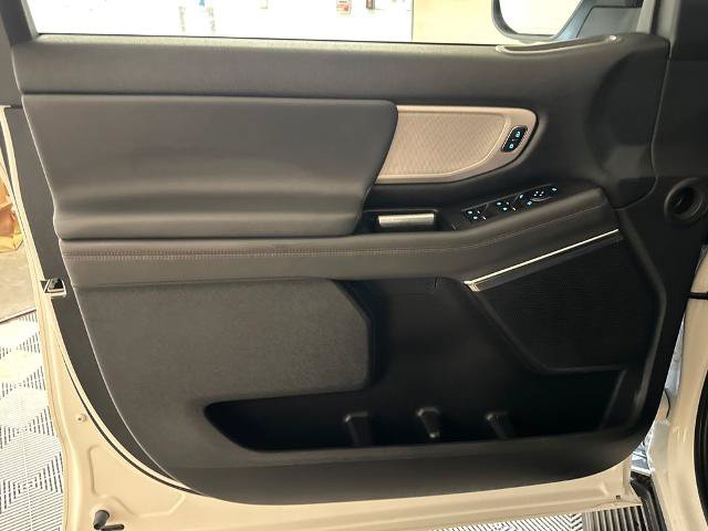 Certified 2025 Ford Expedition Active RWD image 17