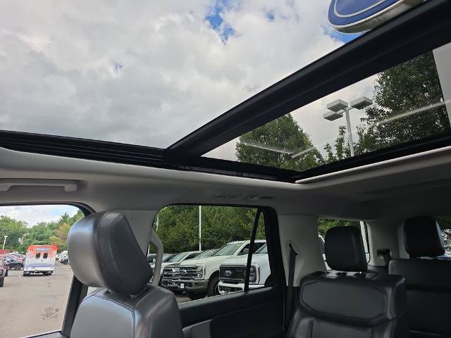 Certified 2025 Ford Expedition Active AWD/4WD image 30