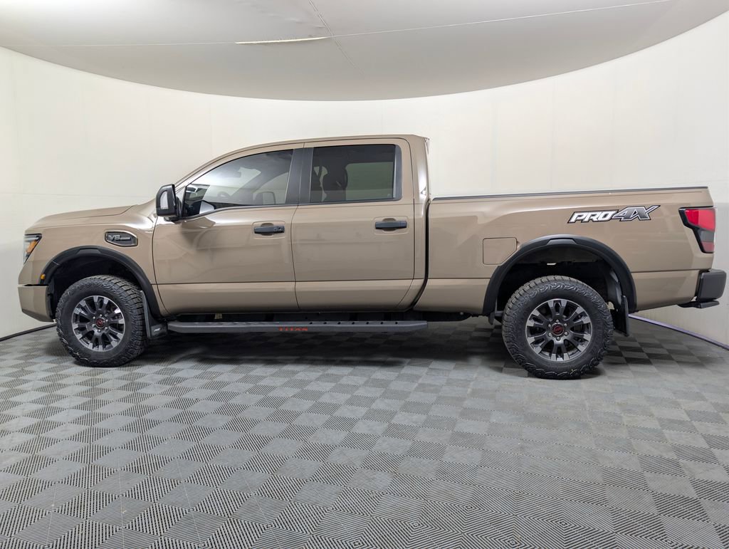 Used 2023 Nissan Titan PRO-4X AWD/4WD image 5