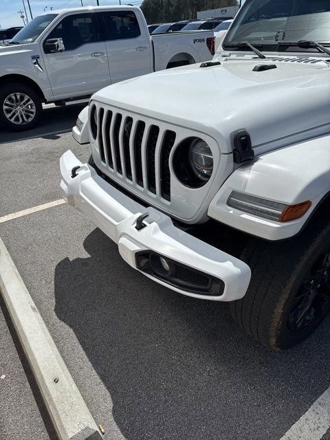 Used 2022 Jeep Wrangler Unlimited Sahara image 5