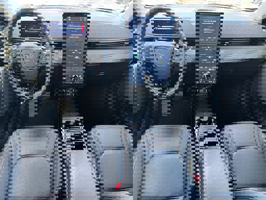 Certified 2025 Ford Mustang Mach-E Premium image 21