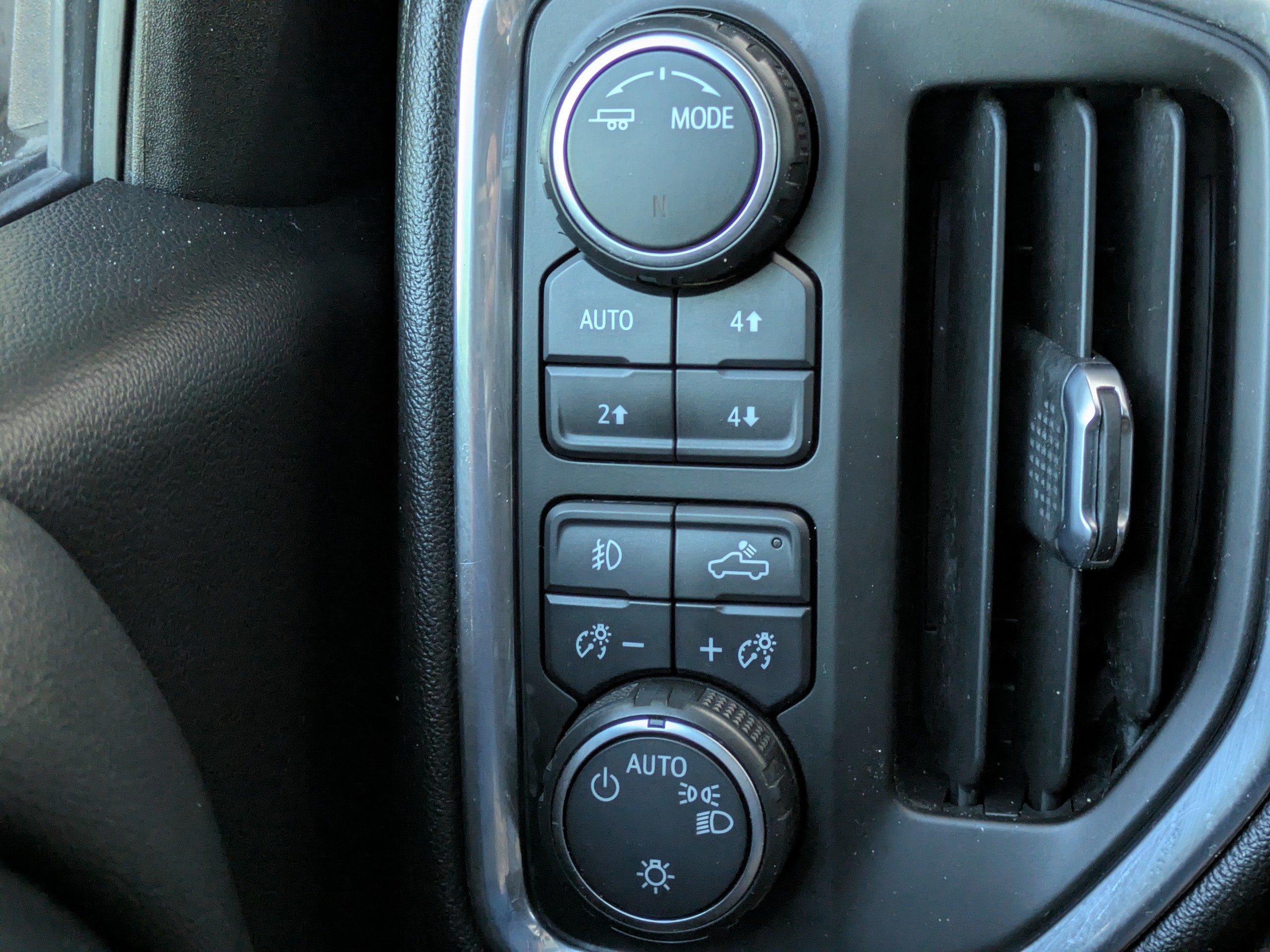 Used 2021 Chevrolet Silverado 1500 LT Trail Boss w/ Convenience Package II AWD/4WD image 26