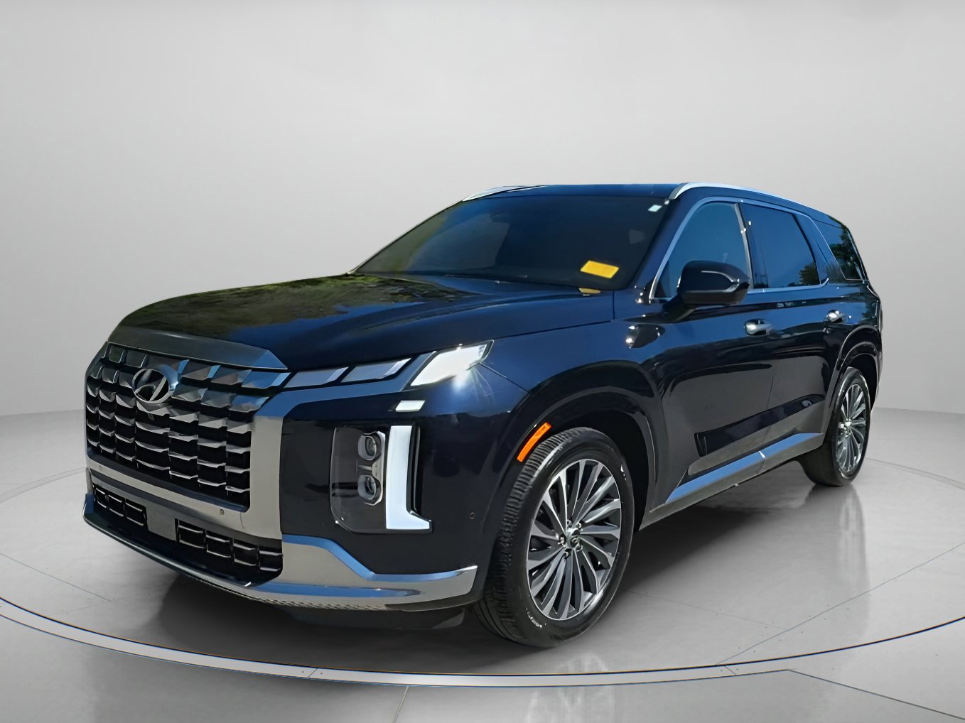 Used 2024 Hyundai Palisade Calligraphy image 3