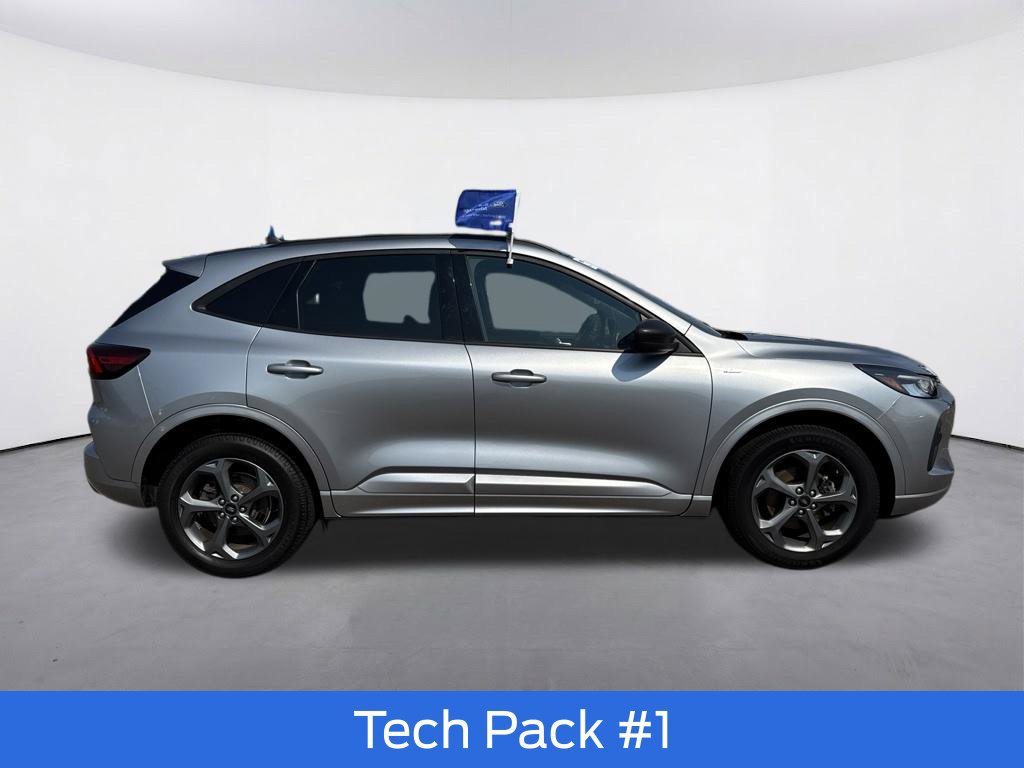 Certified 2023 Ford Escape ST-Line w/ Tech Pack #1 AWD/4WD image 10