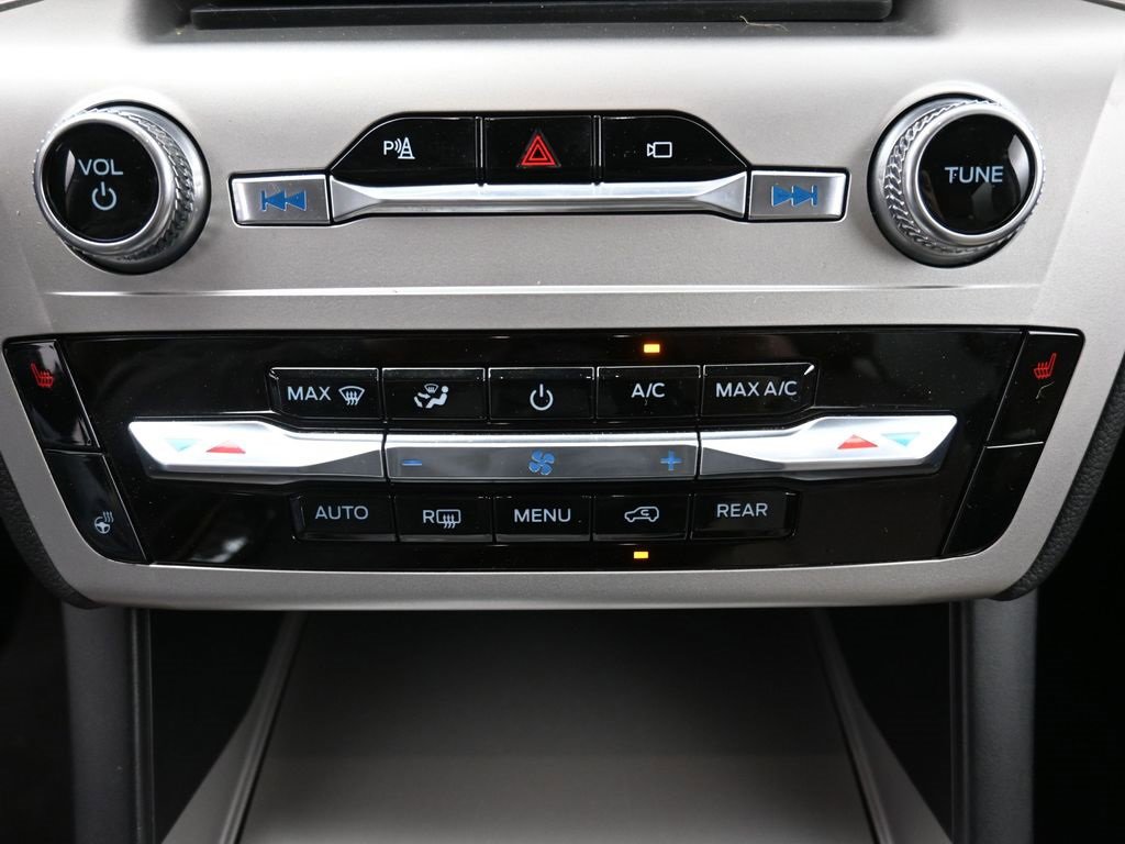 Certified 2022 Ford Explorer XLT w/ Equipment Group 202A image 27