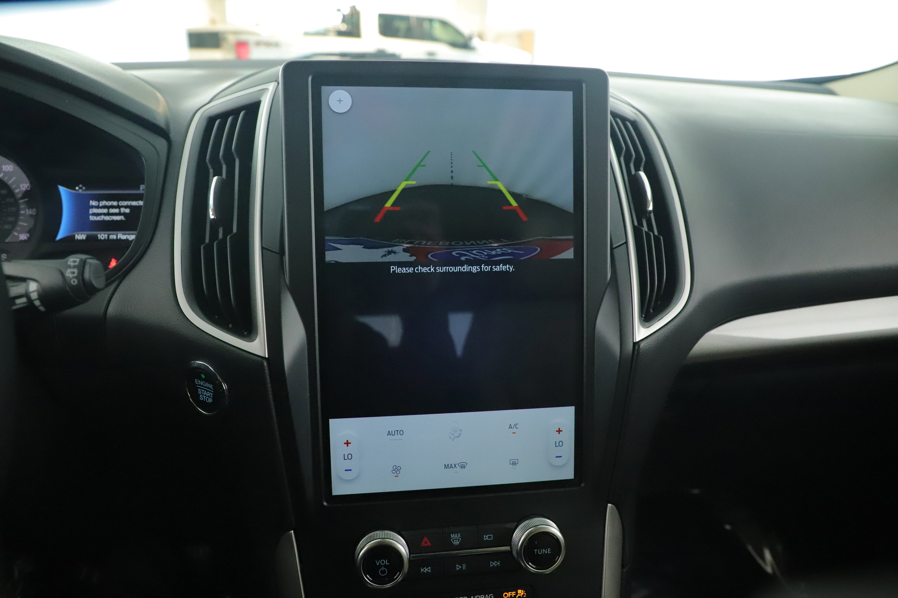 Certified 2024 Ford Edge SE image 7