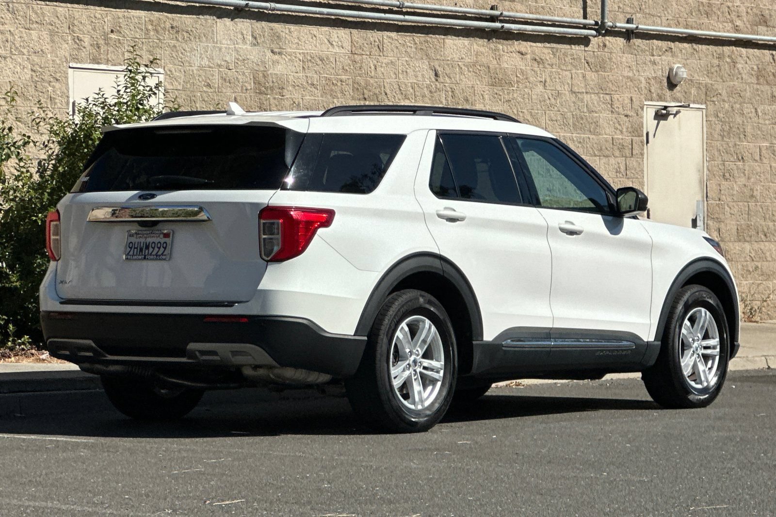 Certified 2023 Ford Explorer XLT w/ Equipment Group 202A RWD image 3