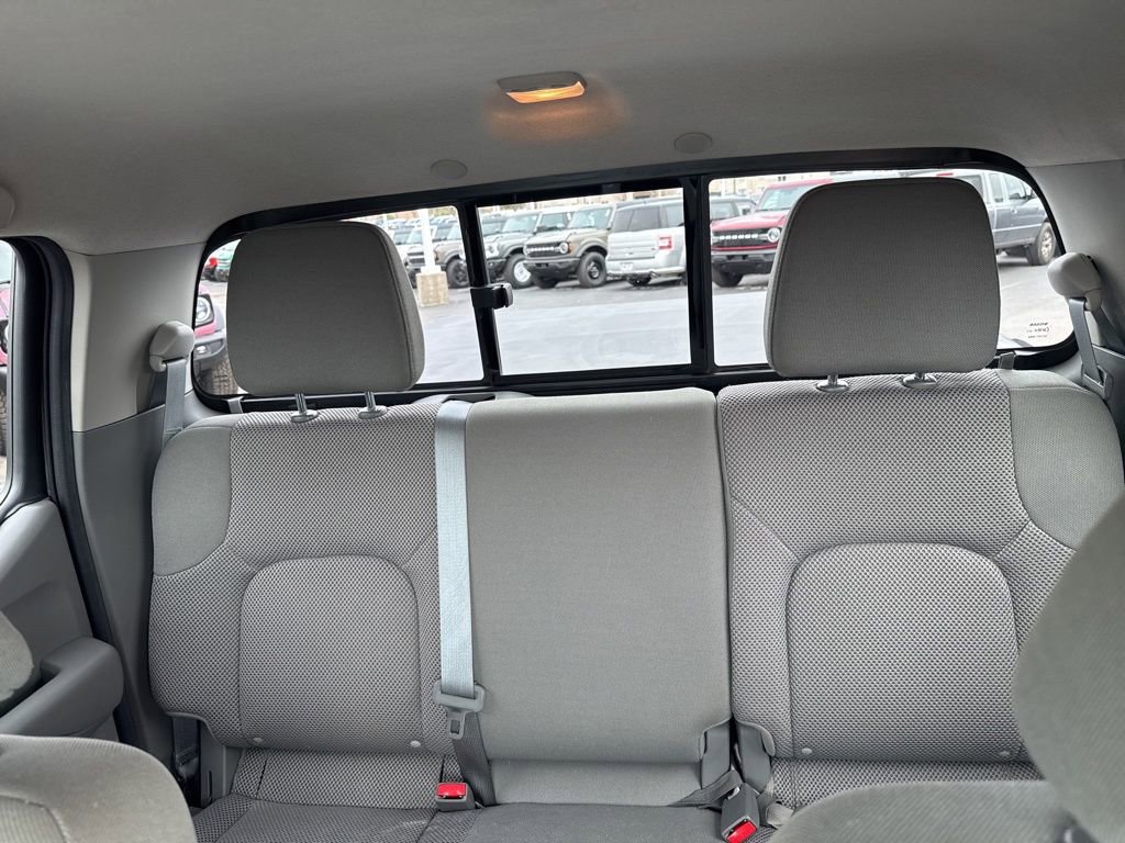 Used 2020 Nissan Frontier SV image 5