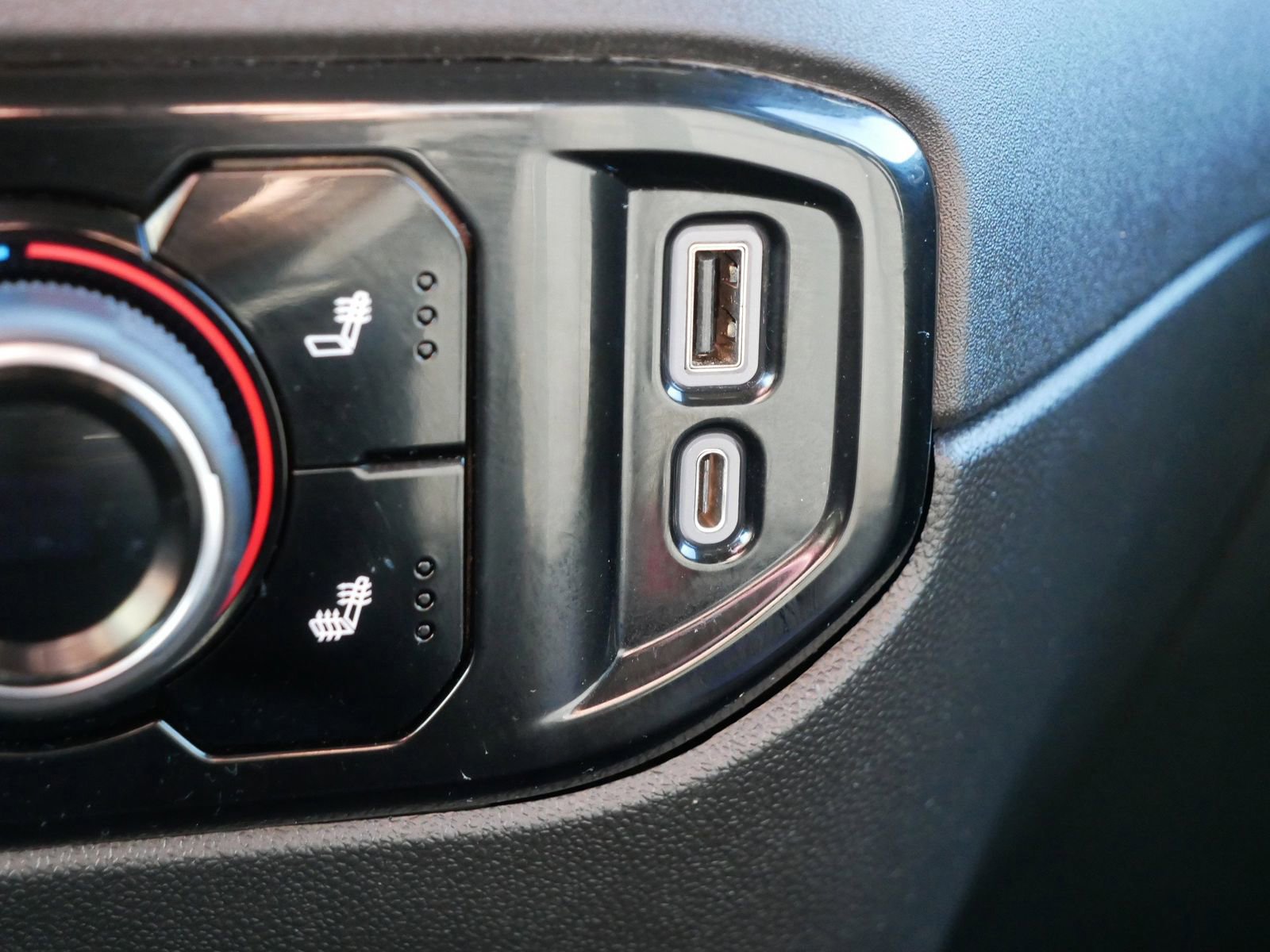 Used 2023 Chevrolet Silverado 1500 LT image 33