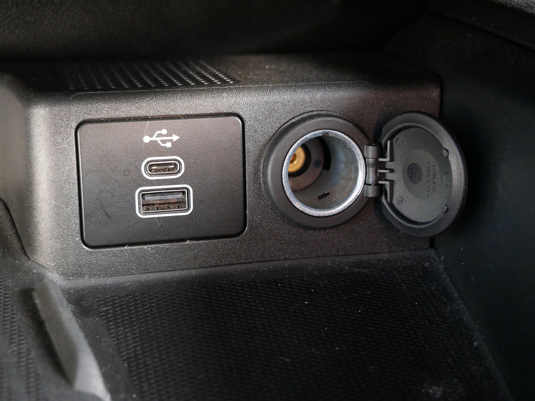 Certified 2024 Ford Escape Platinum AWD/4WD image 32
