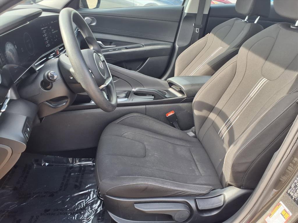 Used 2024 Hyundai Elantra SEL image 25