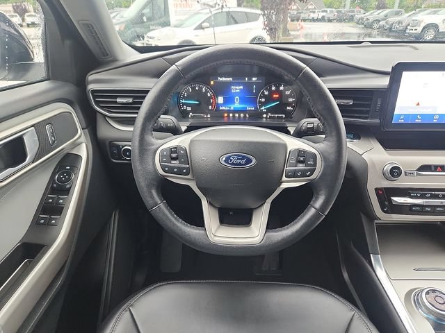 Certified 2023 Ford Explorer XLT w/ Equipment Group 202A AWD/4WD image 9