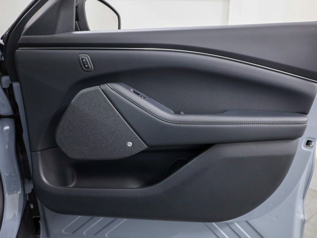 Certified 2025 Ford Mustang Mach-E Premium image 19