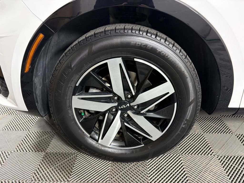 Used 2023 Kia Sorento S w/ Panoramic Sunroof Package image 10