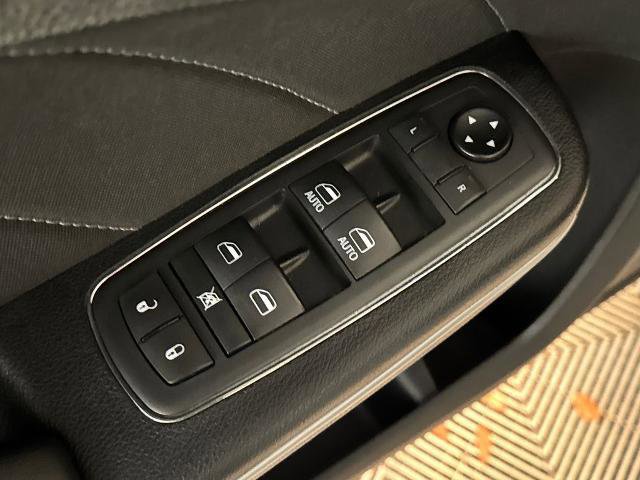 Used 2019 Dodge Charger SXT RWD image 16