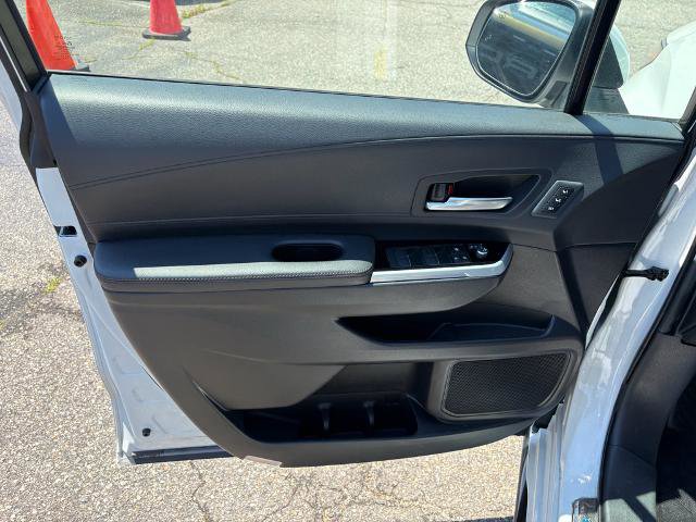 Used 2025 Toyota Sienna Platinum AWD/4WD image 9
