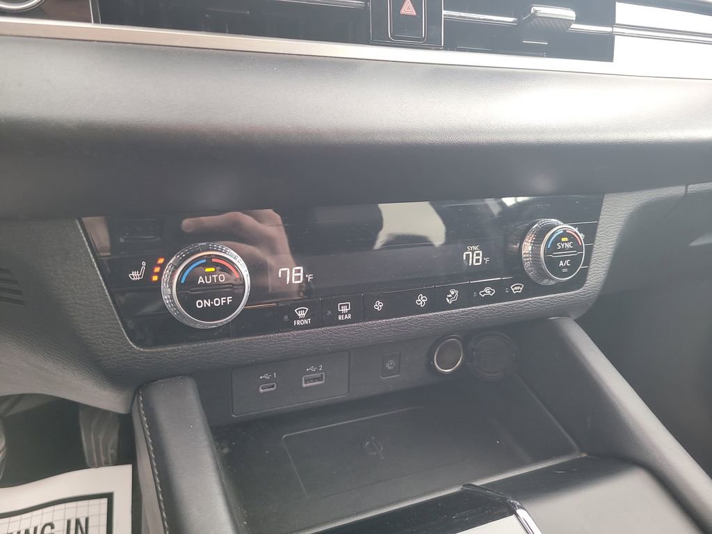 Used 2024 Mitsubishi Outlander SE image 19