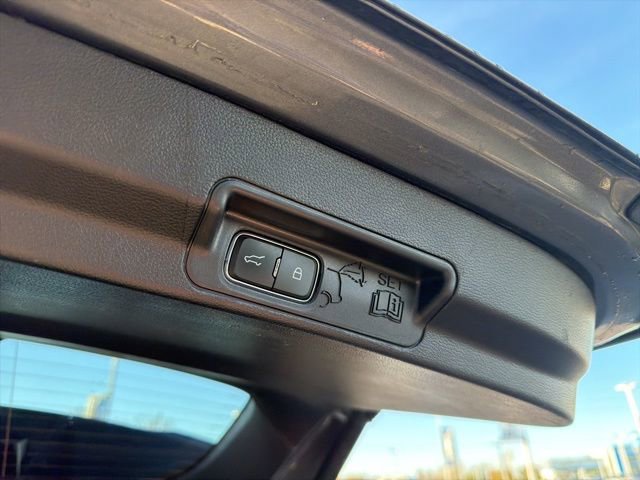 Certified 2022 Ford Explorer XLT image 12