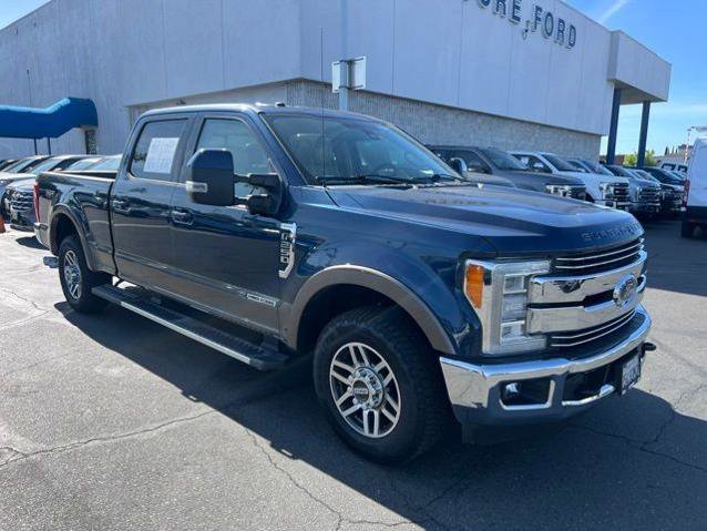 Certified 2018 Ford F250 Lariat w/ Lariat Ultimate Package RWD image 4