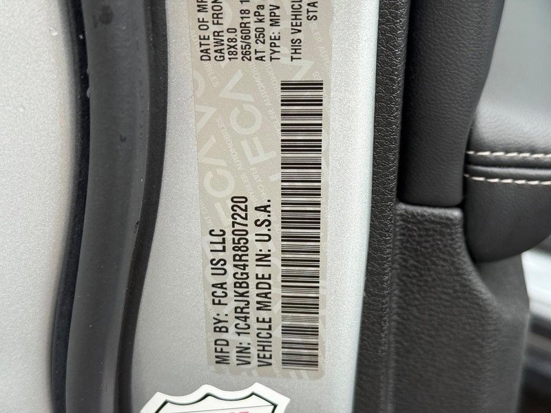 Used 2024 Jeep Grand Cherokee L Limited w/ Luxury Tech Group II image 24