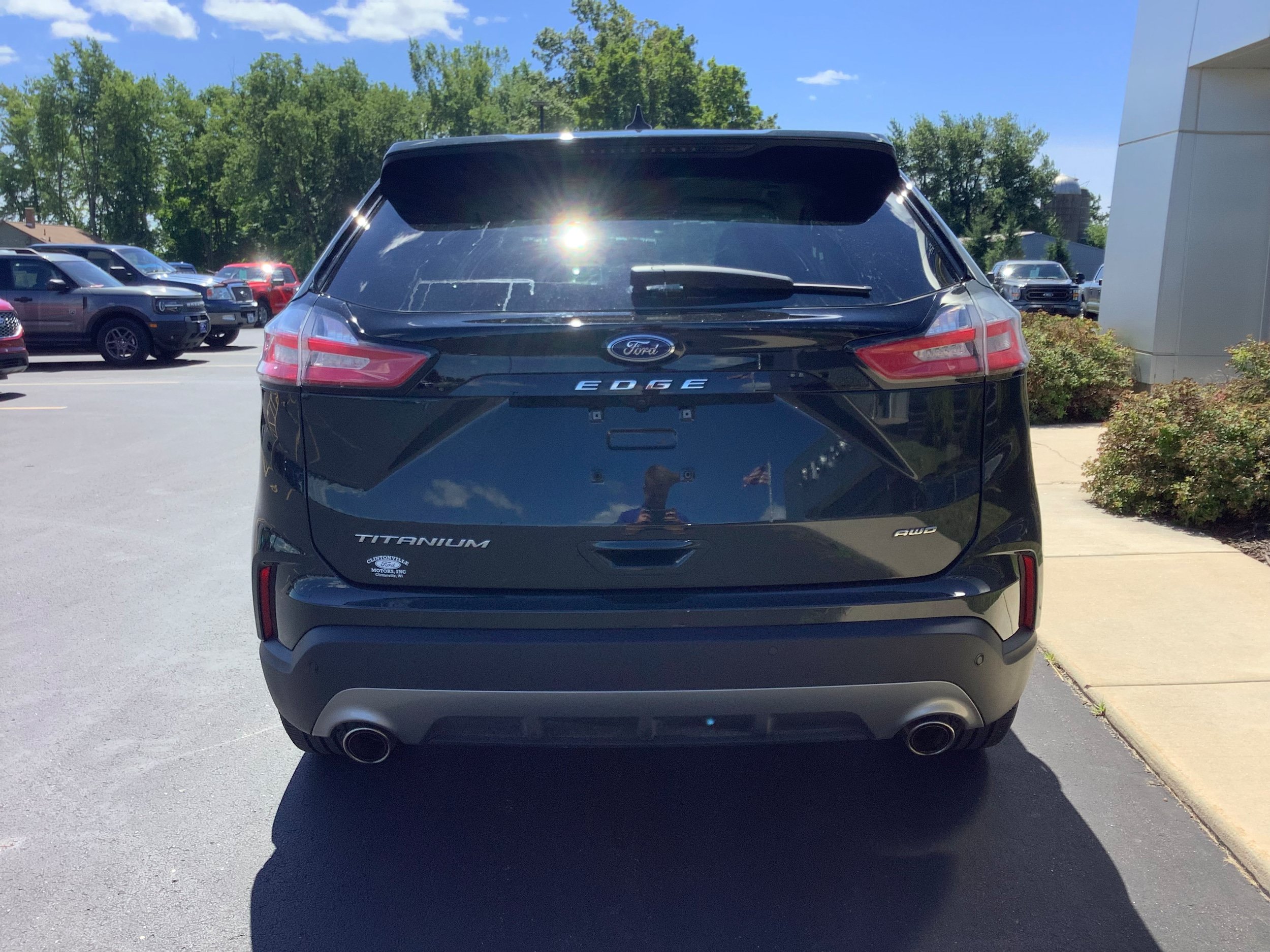 Certified 2024 Ford Edge Titanium AWD/4WD image 4