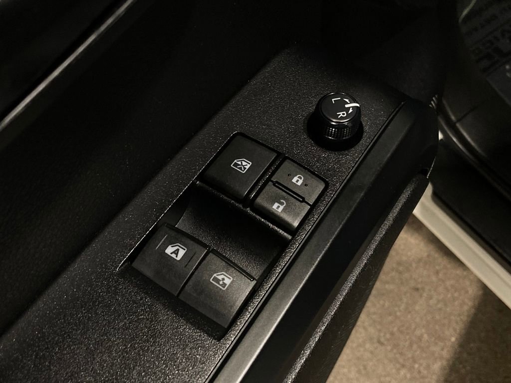 Used 2022 Toyota Tacoma SR image 17