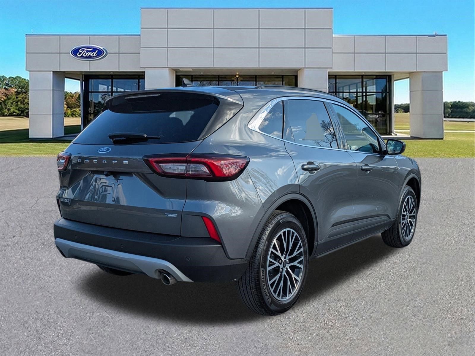 Certified 2025 Ford Escape SE FWD image 5