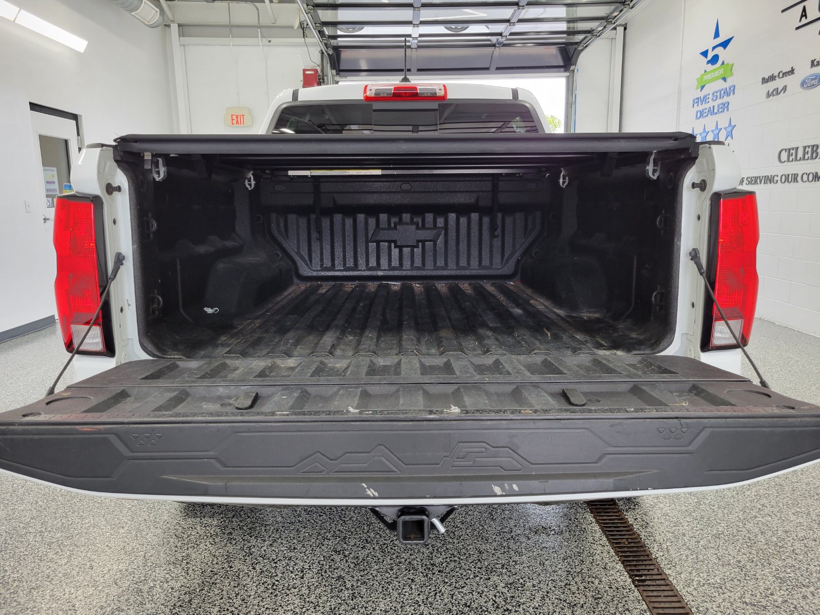 Used 2025 Chevrolet Colorado Trail Boss AWD/4WD image 28