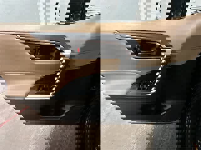 Used 2021 Toyota RAV4 LE image 19