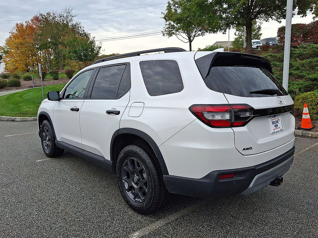Used 2025 Honda Pilot TrailSport image 22