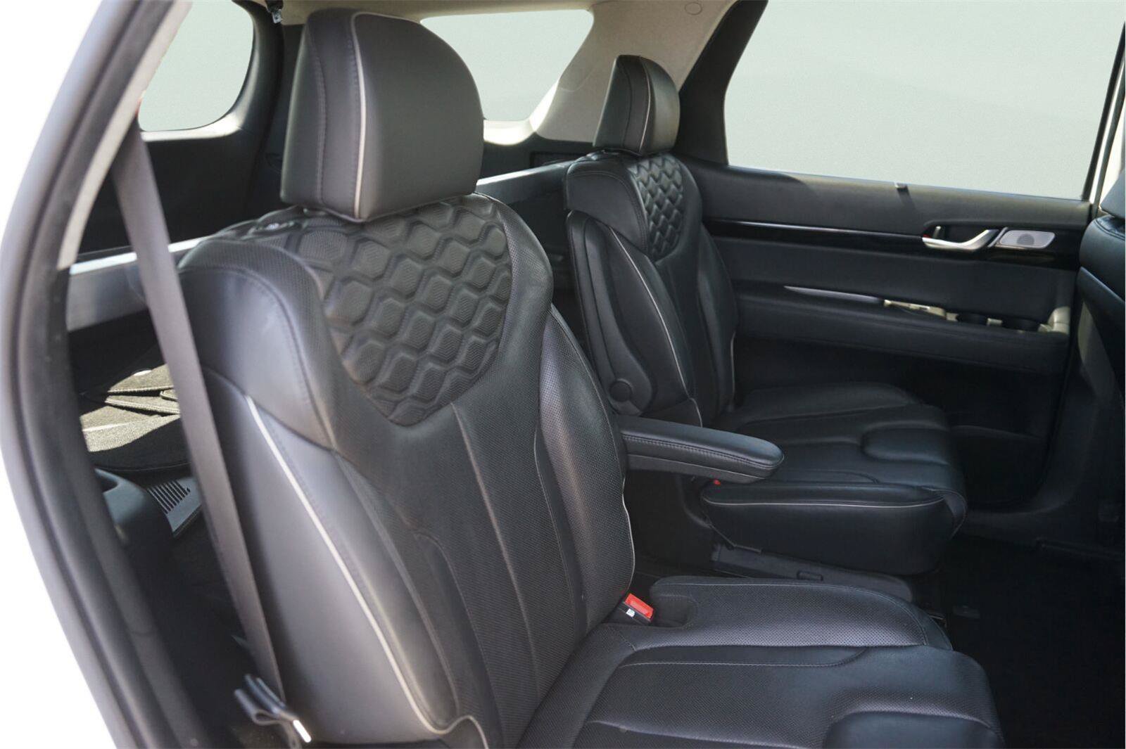 Used 2022 Hyundai Palisade Limited FWD image 17