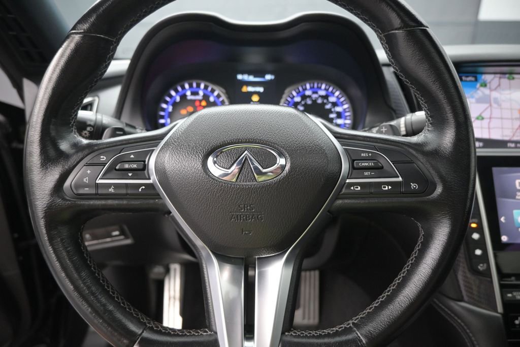 Used 2017 INFINITI Q60 Red Sport 400 RWD image 17