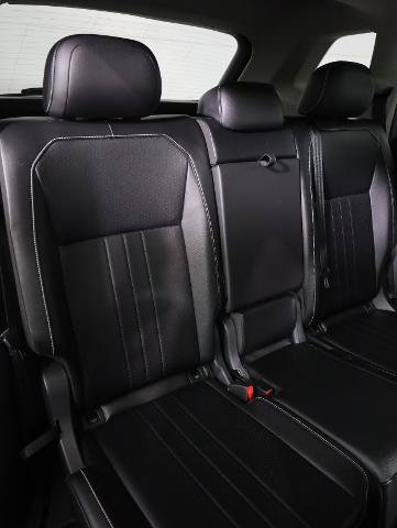Used 2022 Volkswagen Tiguan SE AWD/4WD image 10