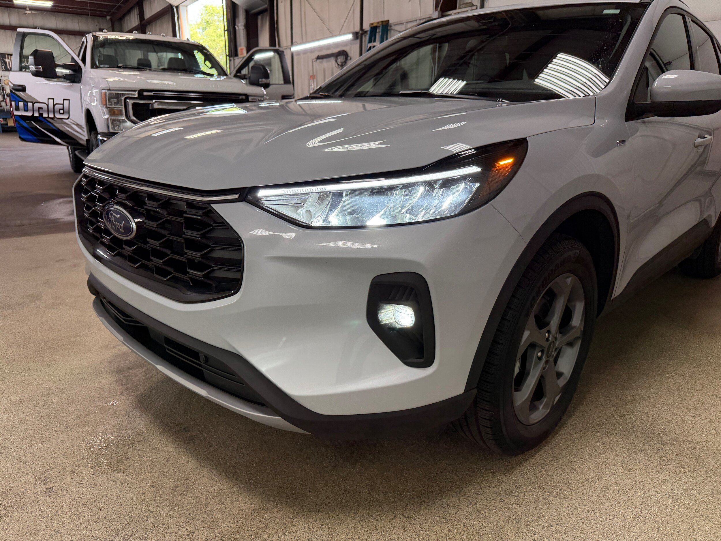Certified 2025 Ford Escape ST-Line Select AWD/4WD image 32