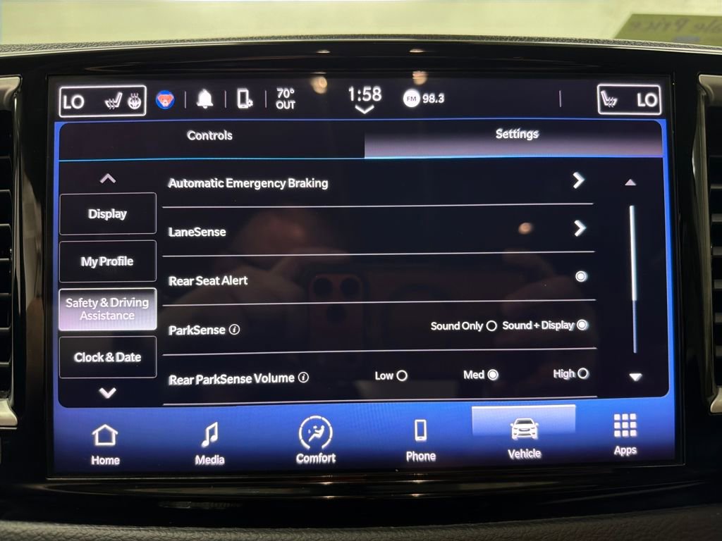 Used 2023 Chrysler Pacifica Touring-L FWD image 26