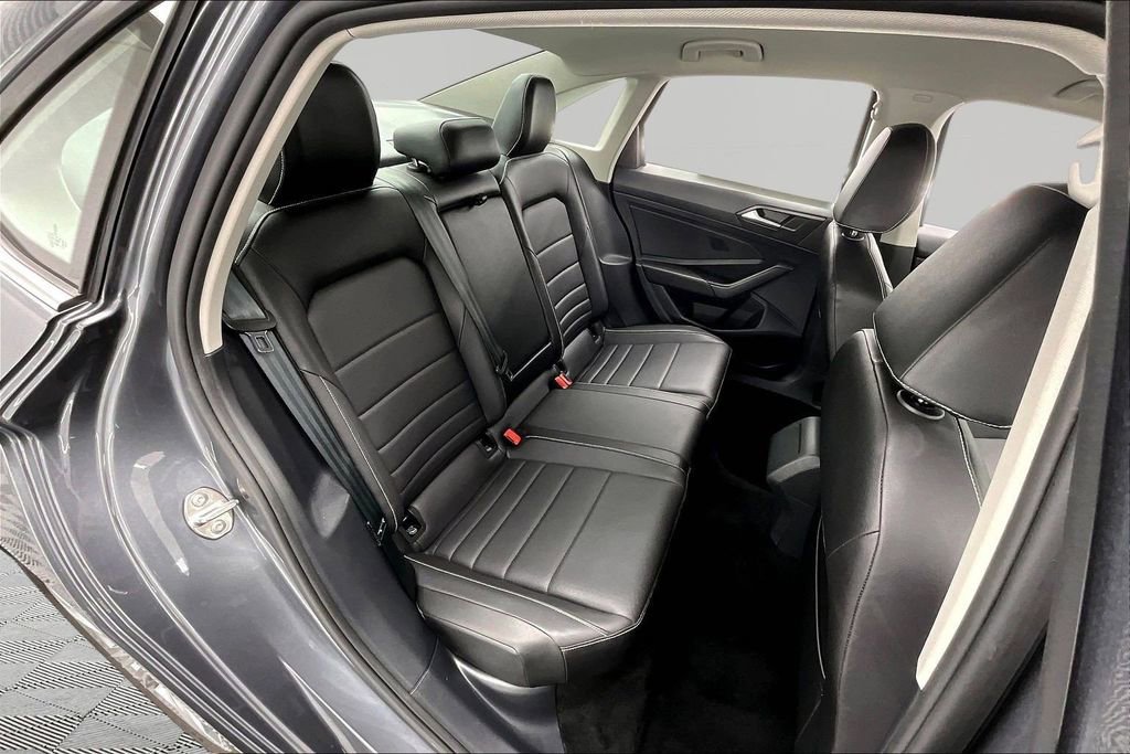 Used 2024 Volkswagen Jetta SE FWD image 27