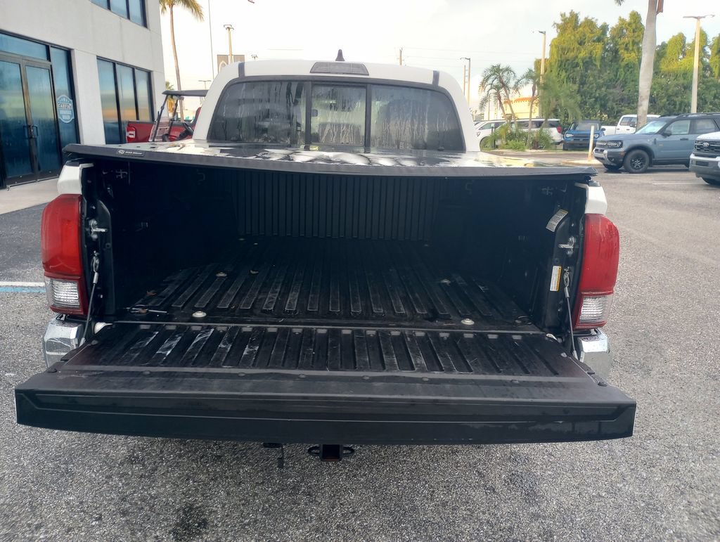 Used 2022 Toyota Tacoma SR5 RWD image 14
