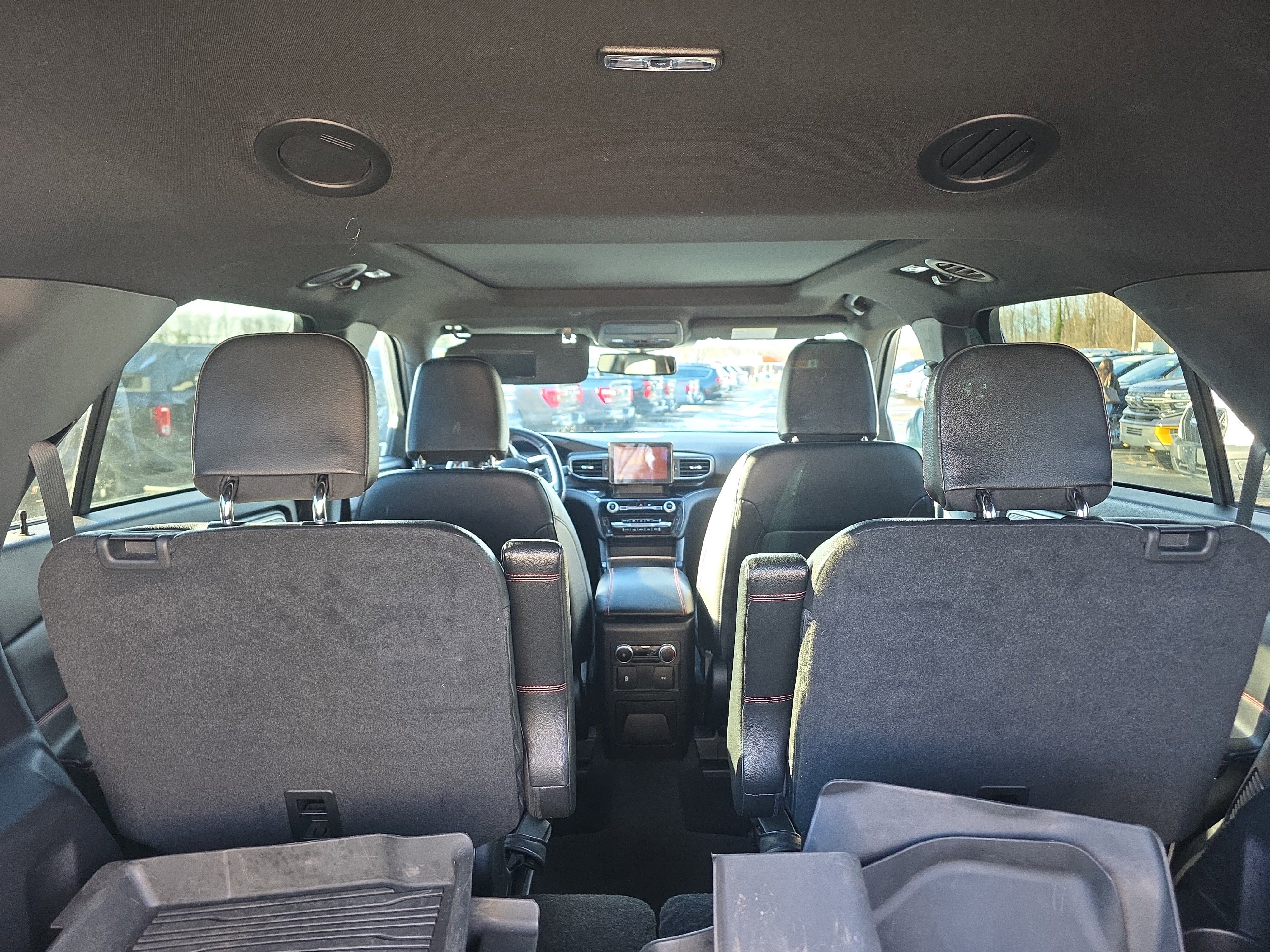 Certified 2022 Ford Explorer ST-Line w/ Class IV Trailer Tow Package image 19