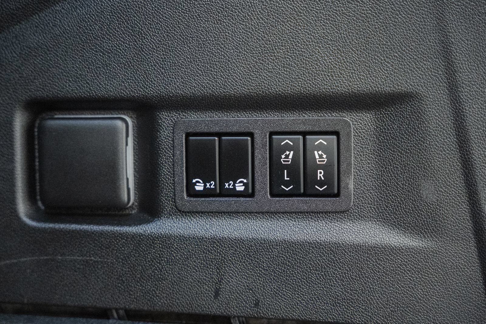 Used 2024 GMC Yukon Denali w/ Max Trailering Package AWD/4WD image 13