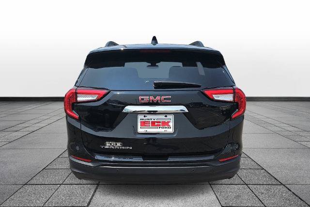 Used 2023 GMC Terrain SLE w/ Driver Convenience Package FWD image 6