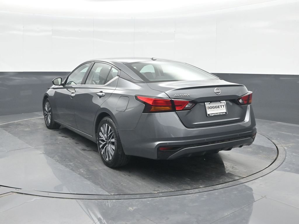 Used 2025 Nissan Altima 2.5 SV FWD image 4