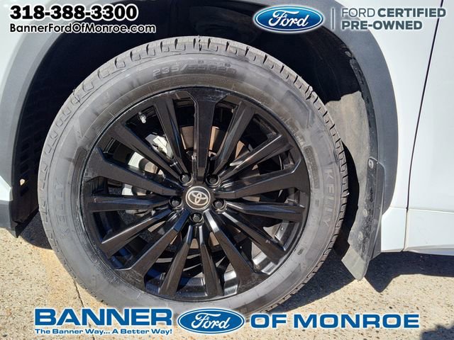 Used 2023 Toyota Highlander L image 13